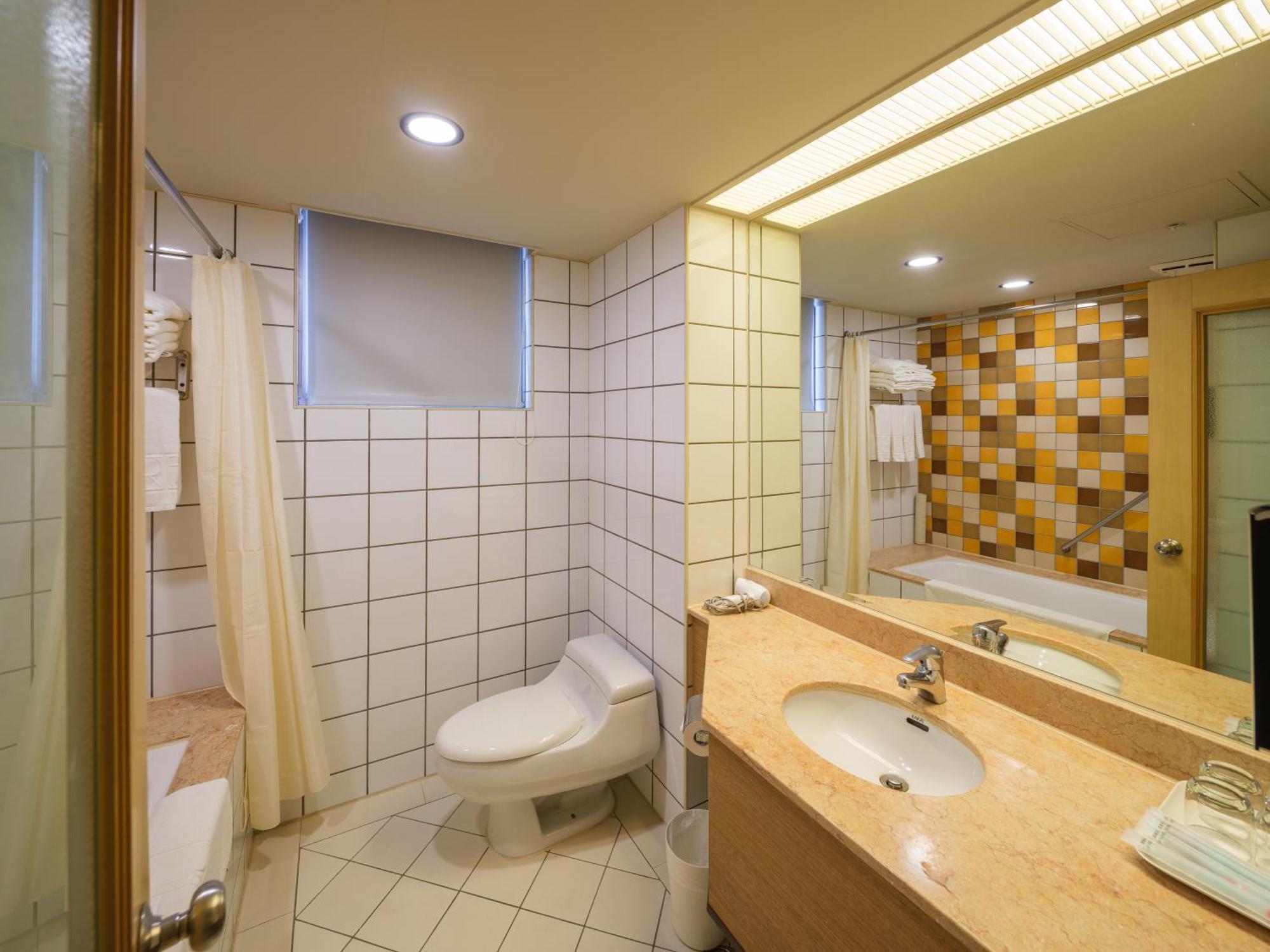 Rich & Free Hotel - Fuzhong 富逸旅趣-板橋府中館 Taipei Exteriör bild